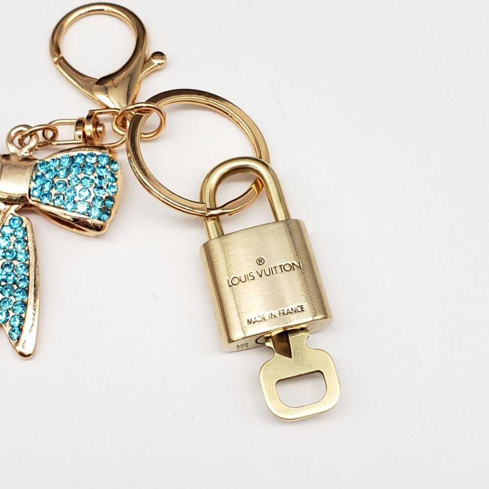 LV Gold Padlock 🔑 Authentic Louis Vuitton Charm + Unbranded Ribbon Keychain - Picture 6 of 7